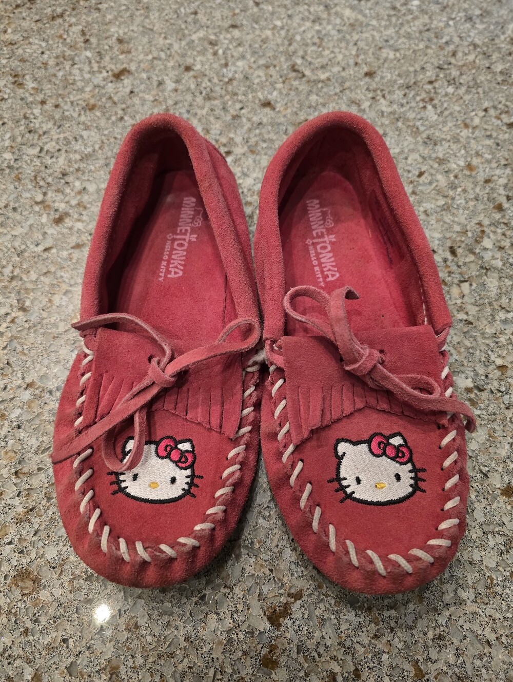 Minnetona Hello Kitty Slippers